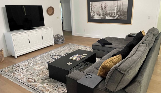 Quiet 3BR Near Hospital & Georgia Southern | 2 King Beds + Workspace