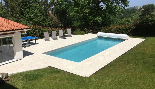 Quiet 4/6 person house with heated pool 5/10 min from Bayonne