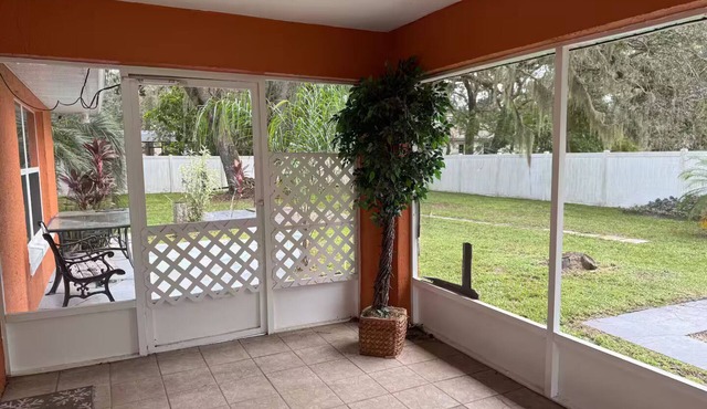 Quiet 4 bedroom home 30 mins from Disney in idyllic setting