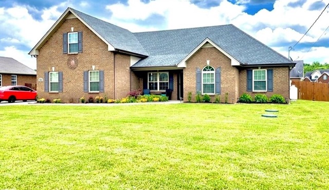 Quiet 4 bedroom villa with tons of space