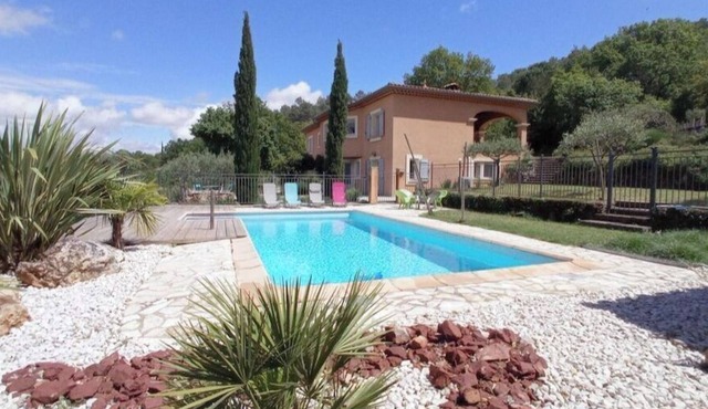Quiet 4* gîte, private heated pool, relaxation, panoramic views, astronomy