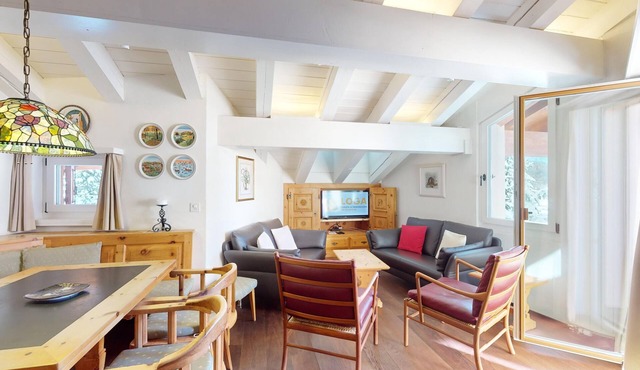 Quiet 4-roomed apartment in the attic.