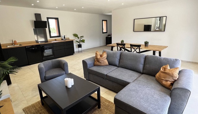 Quiet 4P detached villa + parking