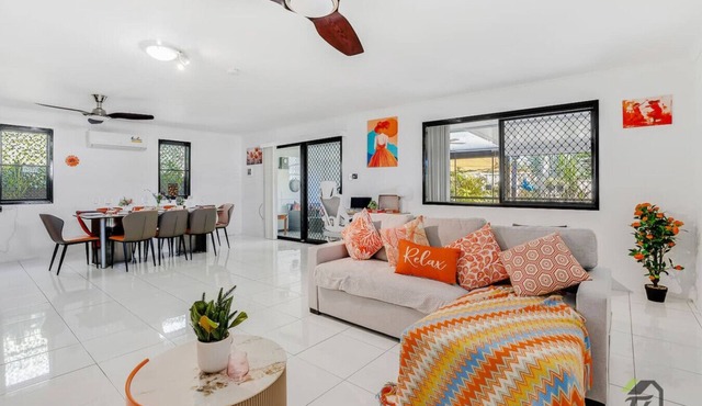 Quiet 5 bedrooms House located Springfield lake