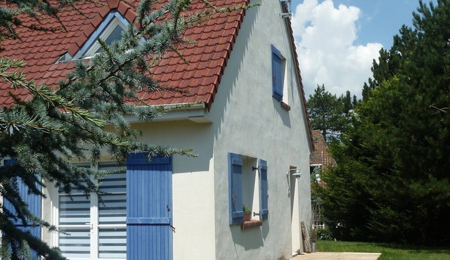 Quiet 6-person house close to the beach