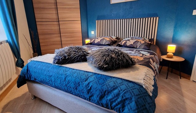 Quiet 8-person Logis 300 m walk from the karting circuit