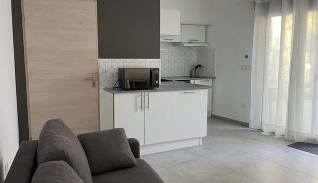 Quiet, air-conditioned studio, ideal for discovering Montpellier and the surrounding area