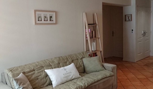 Quiet, air-conditioned apartment for 4 in city center