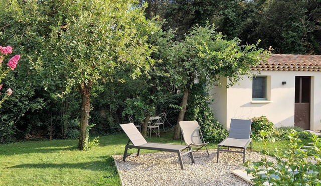 Quiet, air-conditioned Provencal house.