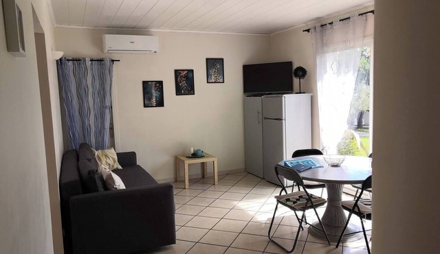 Quiet air-conditioned T2bis 3km from the sea