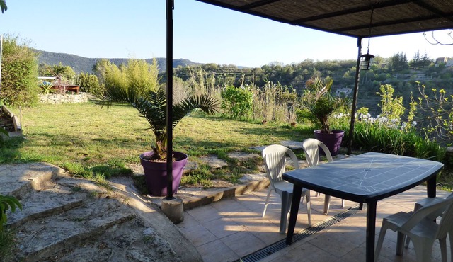 Quiet and ALL COMFORT, ideal for CURISTS, TERRACE and SWIMMING POOL not overlooked