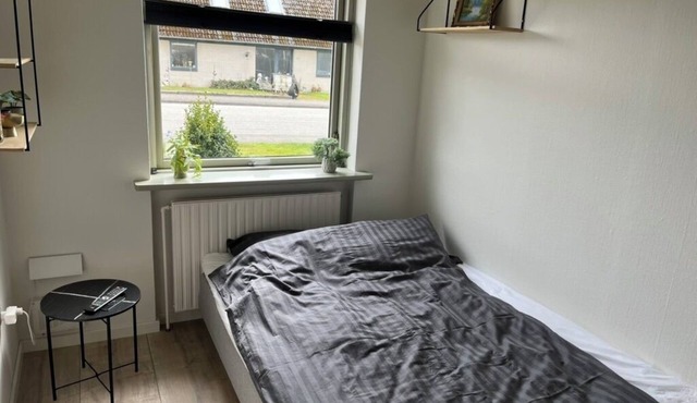 Quiet and budget-friendly room in Herning – with access to kitchen and garden