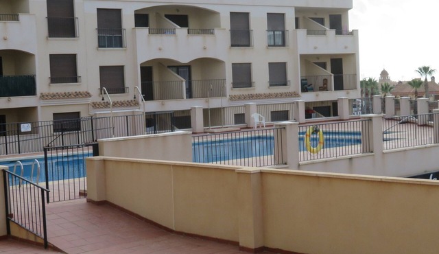 Quiet and centrally located apartment. Fully furnished. Pet-friendly
