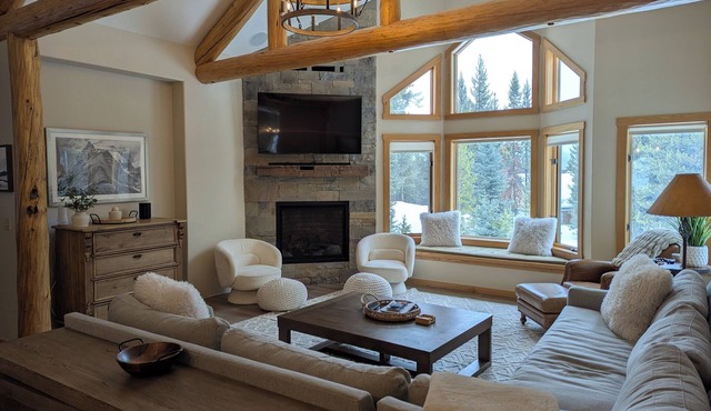 Quiet and Charming Big Sky home
