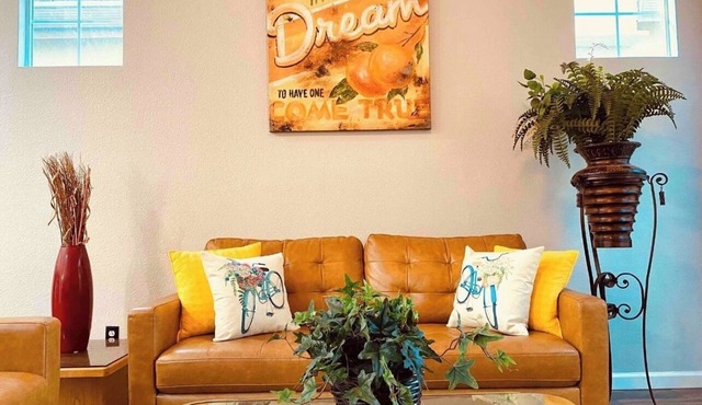 Quiet and Civilized Community ，Big RV Parking，Five-star reviews on website air….