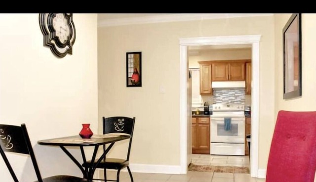 Quiet and clean 2 BD home all yours!!(Green St A)