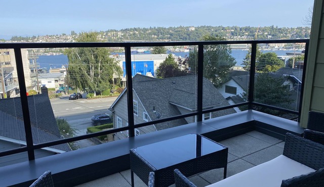 Quiet and close to the city with lake views and free parking!