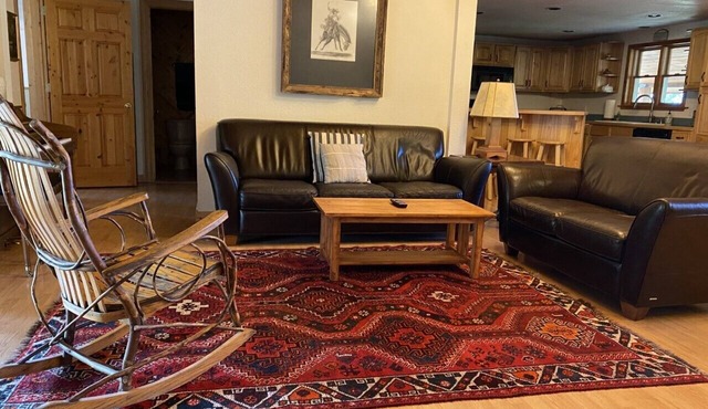 Quiet and Comfortable, 20 mins to GNP/pet friendly