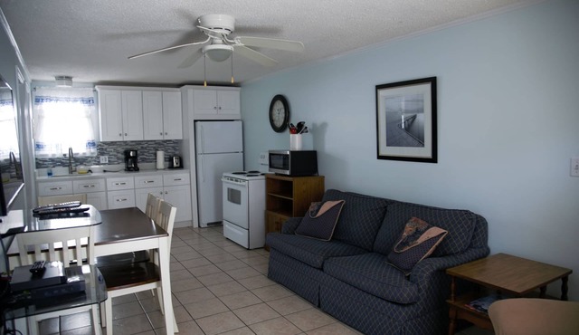 Quiet and Comfortable 2 Bedroom Cottage