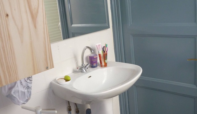 quiet and comfortable sunny studio at 80m of the beach in the center of Sangatte