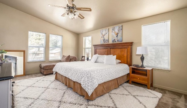 Quiet and Cozy 3 bed 2 bath 1600 sq ft home in Munds Park AZ