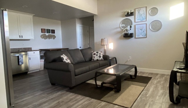 Quiet and cozy, a remodeled dairy with panoramic mountain views. .