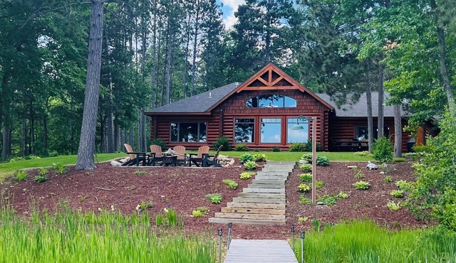 Quiet and cozy cabin located on the white fish chain.