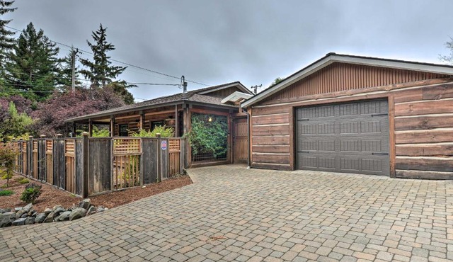 Quiet and Cozy Eureka Home Near Sequoia Park and Zoo!