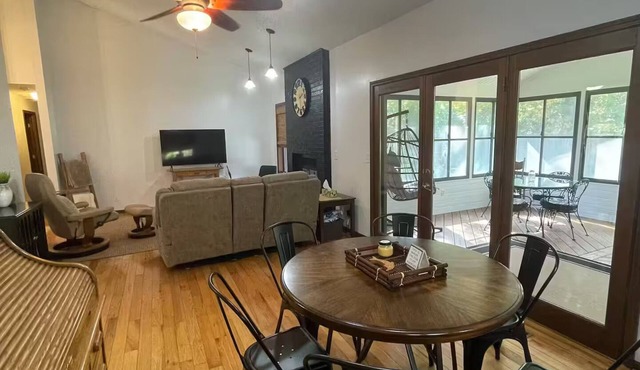 Quiet and Cozy Family Home, 3 beds, 2 baths