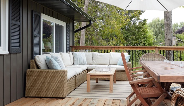 Quiet and cozy retreat nestled among the trees and close to the beach.