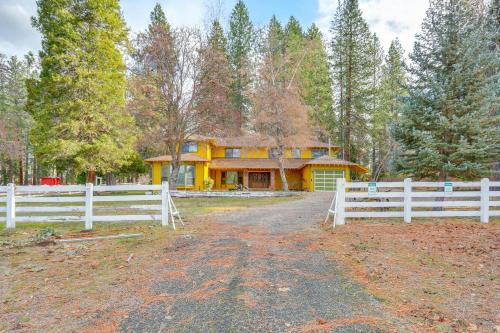 Quiet and Family Friendly! Rural Home Near Mt Shasta