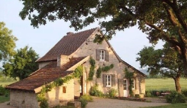 Quiet and self-catering house, 20 km north of Cluny