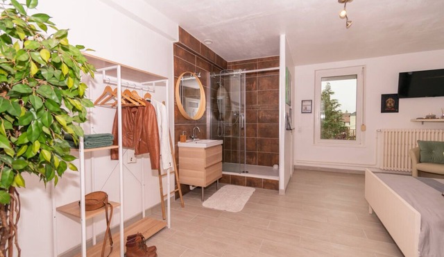 Quiet and Comfortable Zen Room