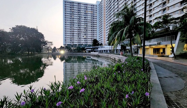 Quiet and Peaceful stay facing directly to the lake with sunset view
