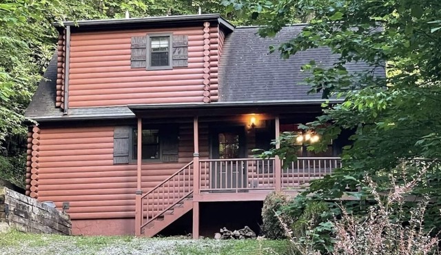 Quiet and Private Cabin near White Oak Creek.