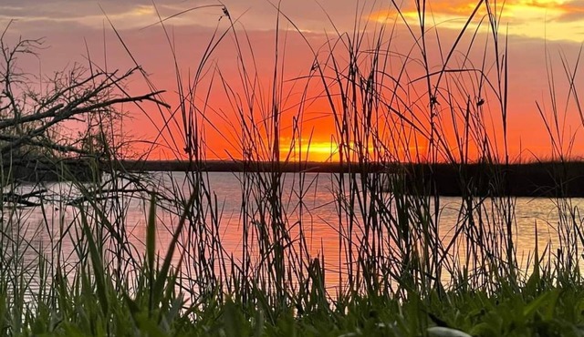 Quiet and relaxing come enjoy the river and coastal life at The Slippery Minnow.