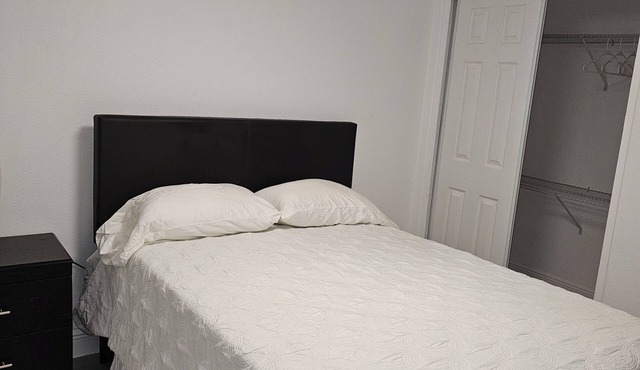 Quiet and safe neighborhood come to this great place with lots of room for relax