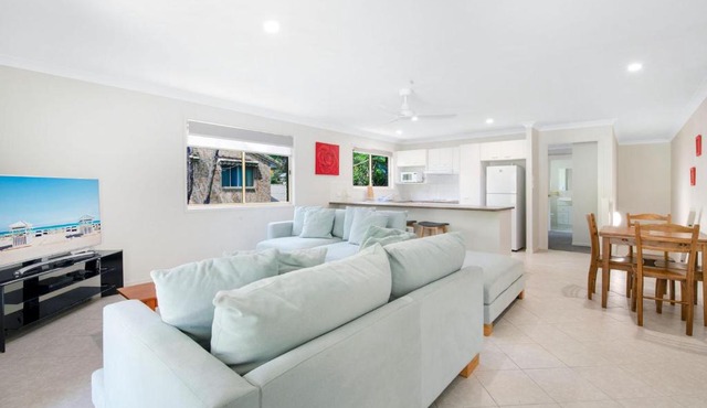 Quiet and Serene Duplex Close To Beach - GCHM