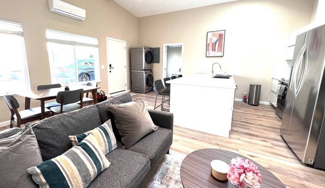 Quiet and Spacious 2bed/2bath Cottage in the heart of San Jose