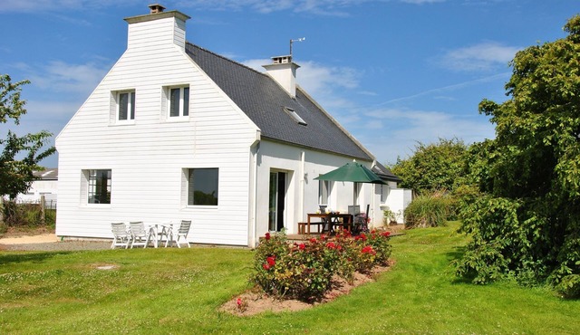 Quiet and spacious house with a very great garden in a rural environment