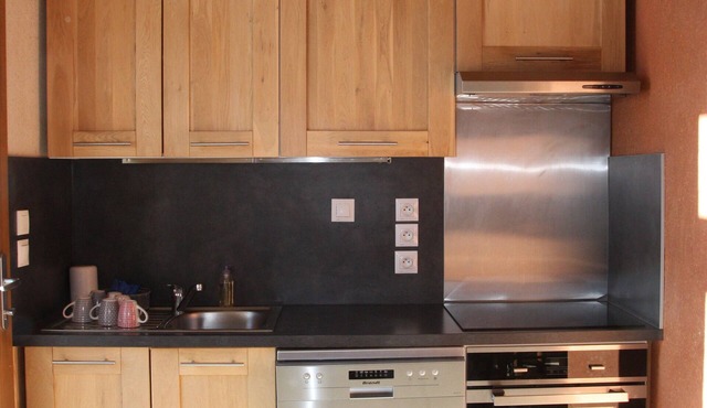 Quiet apartment, close to EMBRUN, in a detached house