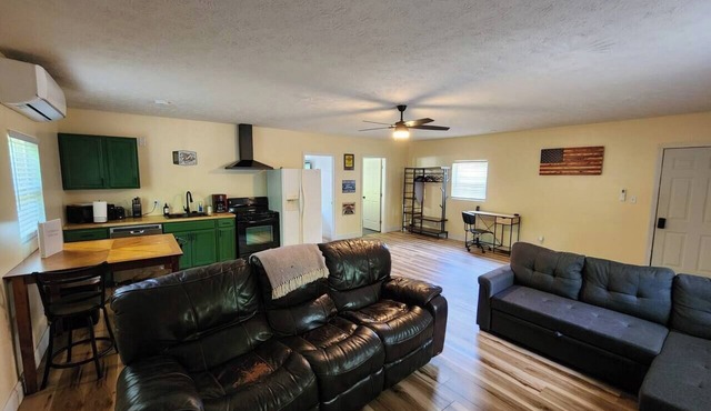 Quiet Apartment close to Town Center