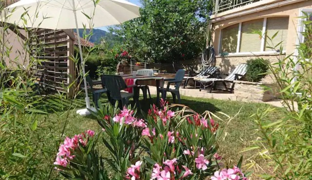 Quiet apartment/garden/teleworking position