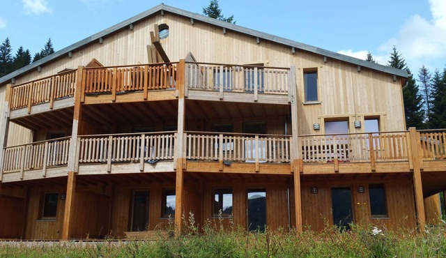 quiet apartment at the col des feignes, panoramic view of the station honneck