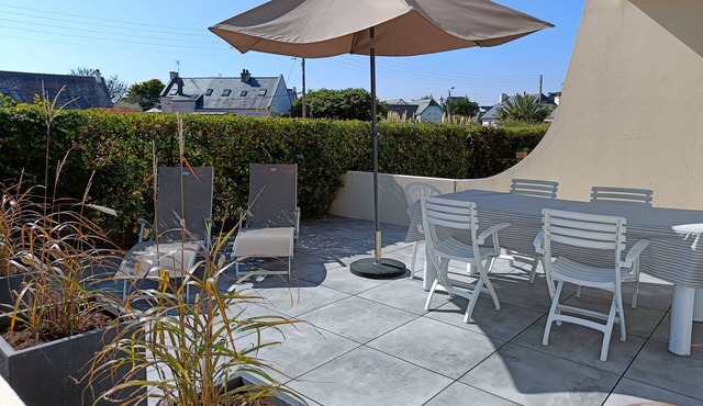 Quiet apartment, close to shops, beaches, ferry terminal and thalasso spa