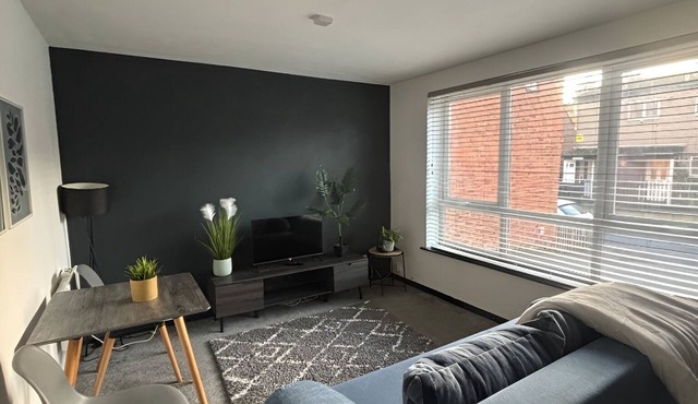 Quiet Apartment in Mickleover with Self Check-In, Free Parking & Extra Sofa Bed