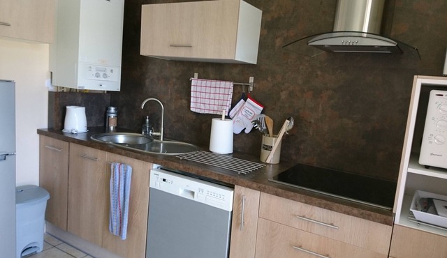 QUIET APARTMENT IN RESIDENTIAL AREA