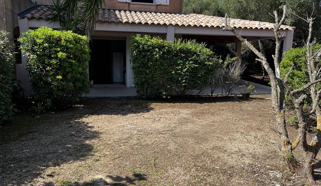 Quiet apartment, land 5000 sqm, ideally situated, beach Pinarello