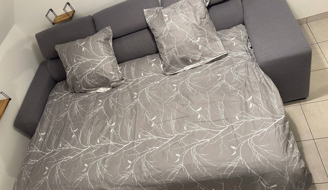 Quiet apartment near PAL, canal