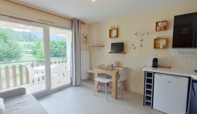 Quiet apartment with balcony - 4 guests